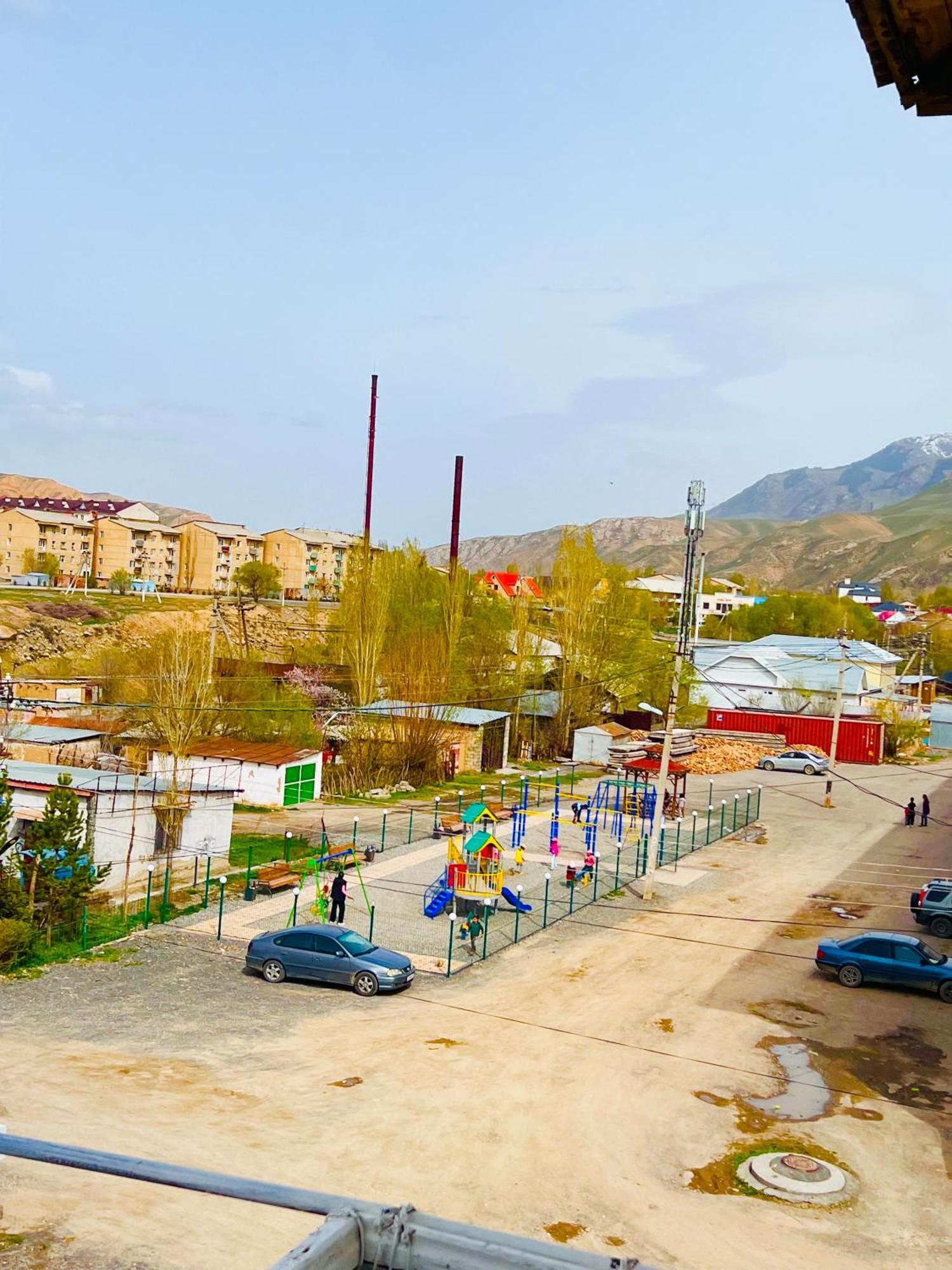 Tumar Guest House Naryn Exteriör bild